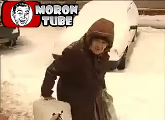 Video :A reporter attempts to speak with an elderly woman on the street
